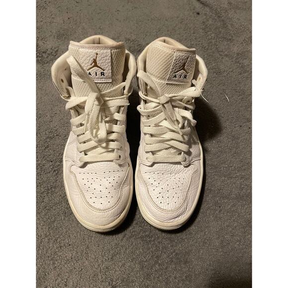 Jordan Other - Jordan Air Jordan 1 Mid Mens 8 White Cream High Top Sneakers Scuffed Gum Aged